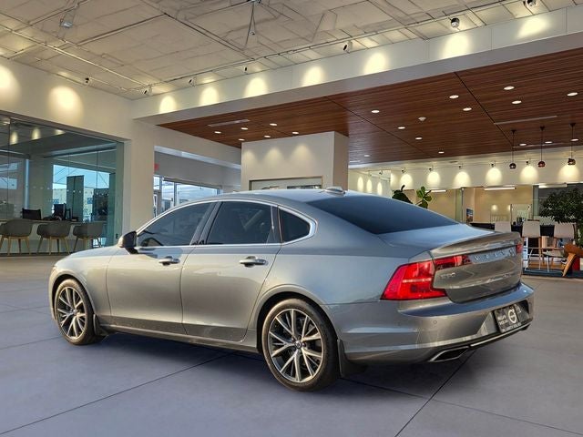 2017 Volvo S90 T6 Momentum