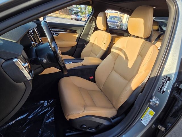 2017 Volvo S90 T6 Momentum