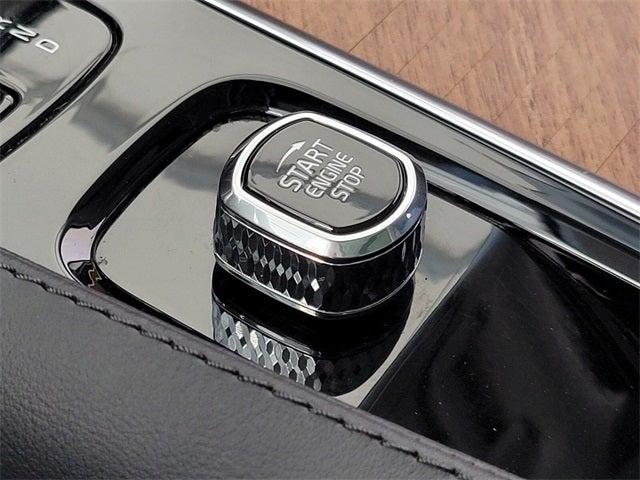 2025 Volvo XC90 B6 Plus 7-Seater