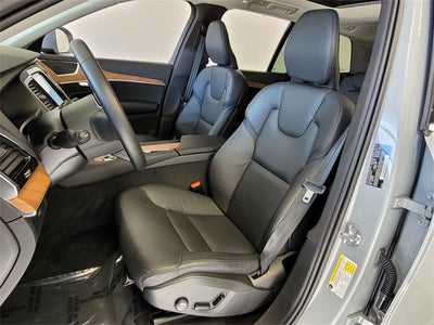 2025 Volvo XC90 B6 Plus 7-Seater