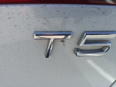 2021 Volvo XC60 T5 Momentum