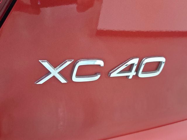 2019 Volvo XC40 Momentum