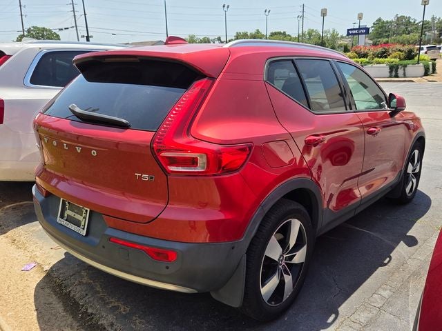 2019 Volvo XC40 Momentum