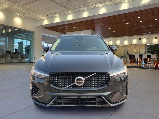 2024 Volvo XC60 Recharge Plug-In Hybrid Core Dark