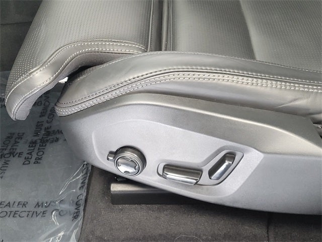 2023 Volvo XC60 B5 Ultimate Bright Theme