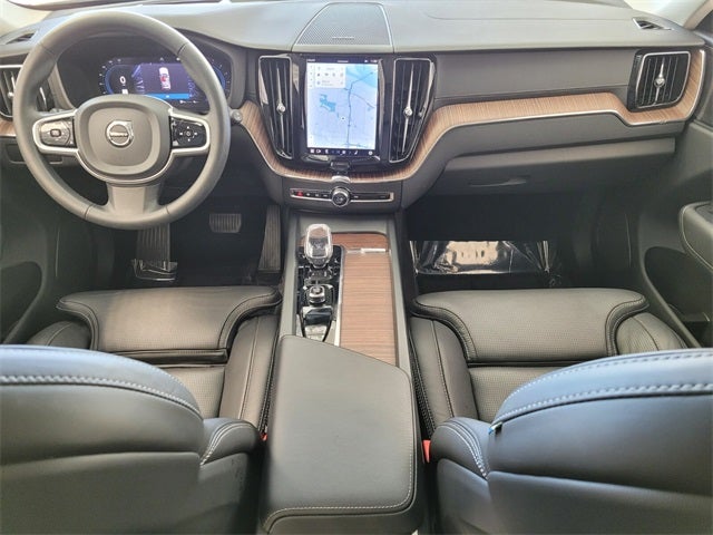 2023 Volvo XC60 B5 Ultimate Bright Theme