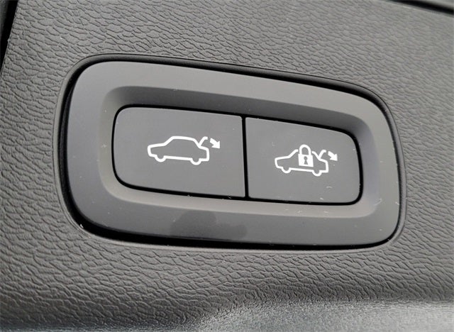 2023 Volvo XC60 B5 Ultimate Bright Theme