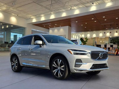2023 Volvo XC60 B5 Ultimate Bright Theme