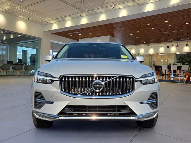 2023 Volvo XC60 B5 Ultimate Bright Theme