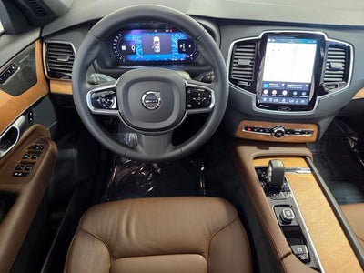2024 Volvo XC90 B5 Plus