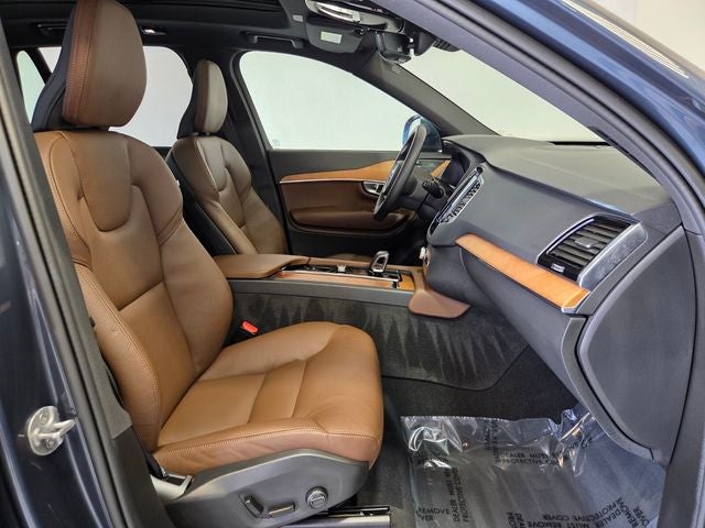 2024 Volvo XC90 B5 Plus