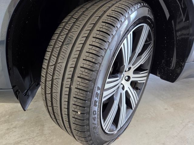 2024 Volvo XC90 B5 Plus
