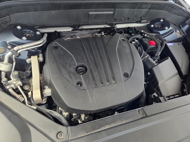 2024 Volvo XC90 B5 Plus
