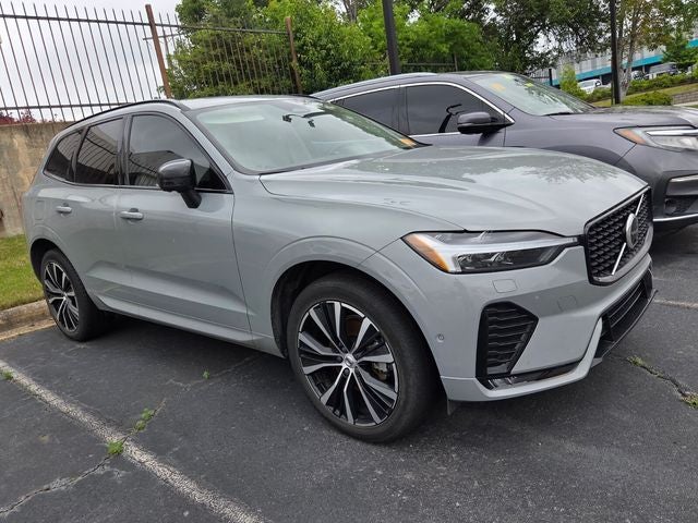 2024 Volvo XC60 B5 Plus Dark Theme