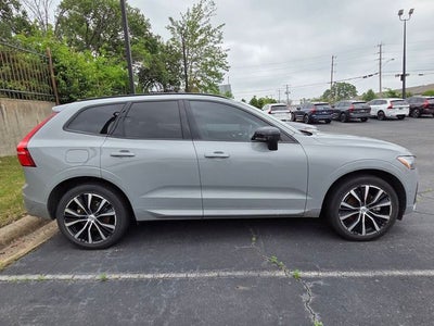 2024 Volvo XC60 B5 Plus Dark Theme