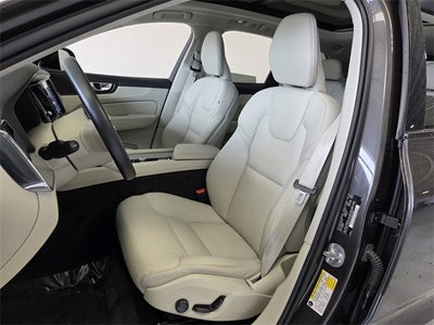 2024 Volvo XC60 B5 Plus Dark Theme