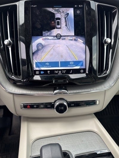 2024 Volvo XC60 B5 Plus Dark Theme