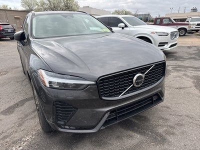 2024 Volvo XC60 B5 Plus Dark Theme