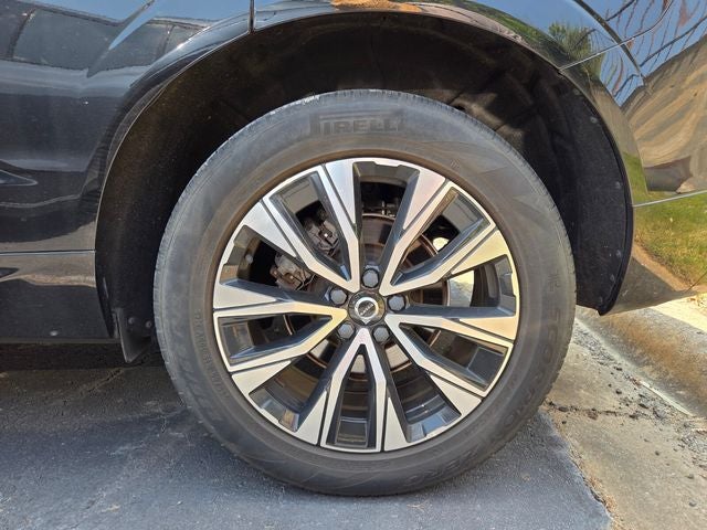 2024 Volvo XC60 B5 Plus Dark Theme
