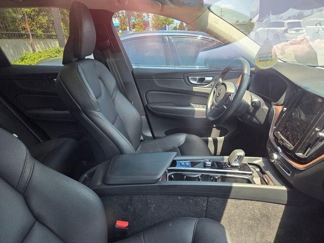 2024 Volvo XC60 B5 Plus Dark Theme