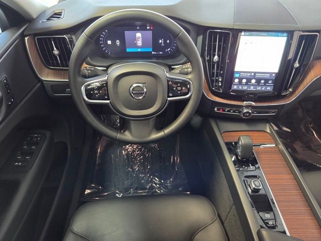 2024 Volvo XC60 B5 Plus Dark Theme