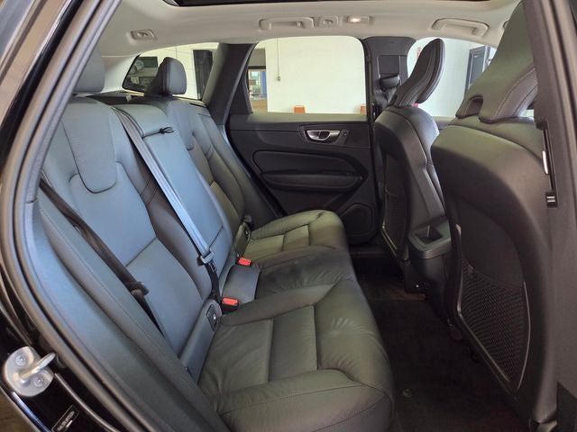 2024 Volvo XC60 B5 Plus Dark Theme