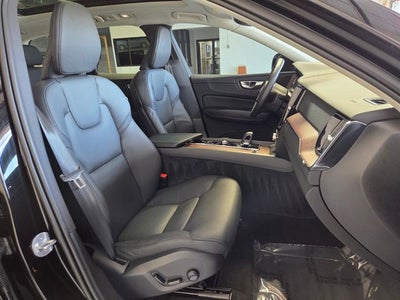 2024 Volvo XC60 B5 Plus Dark Theme