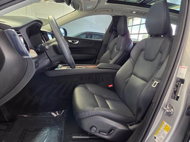 2024 Volvo XC60 B5 Plus Dark Theme