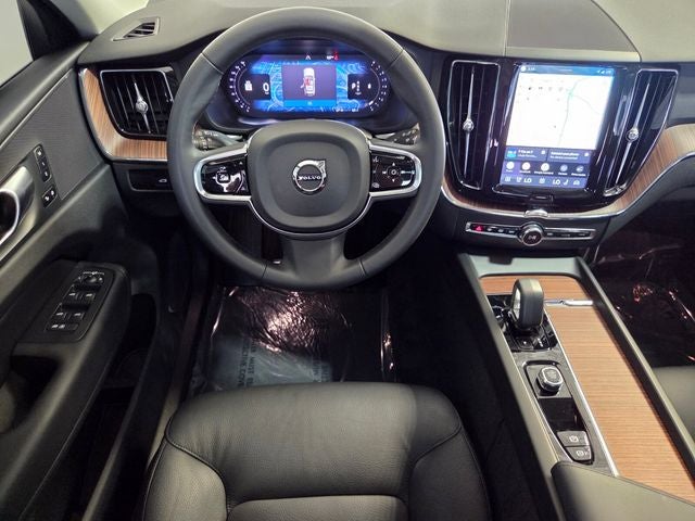 2024 Volvo XC60 B5 Plus Dark Theme