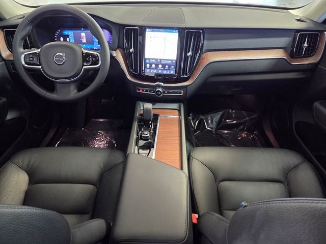 2024 Volvo XC60 B5 Plus Dark Theme