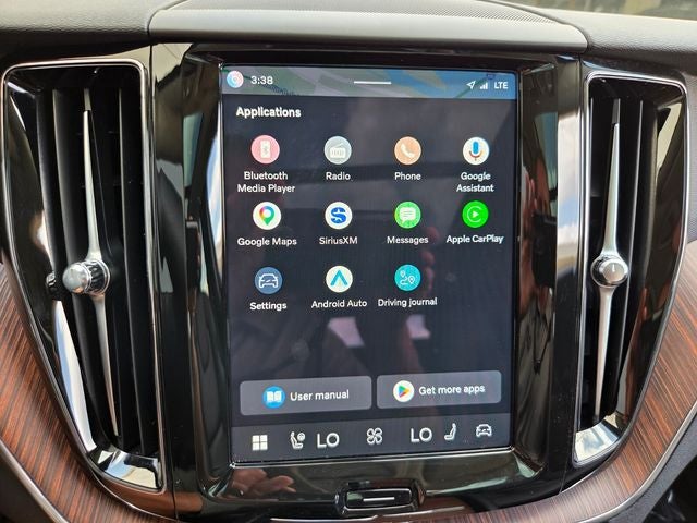 2024 Volvo XC60 B5 Plus Dark Theme