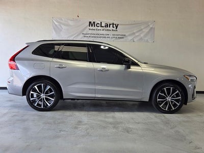 2024 Volvo XC60 B5 Plus Dark Theme