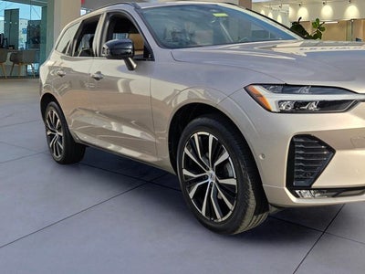 2024 Volvo XC60 B5 Plus Dark Theme