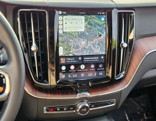 2024 Volvo XC60 B5 Plus Dark Theme