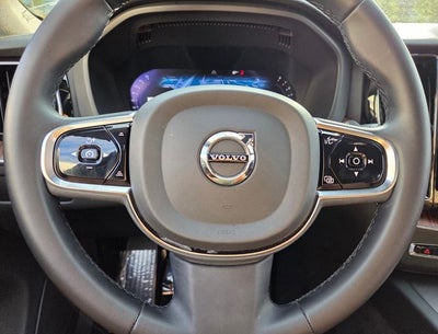 2024 Volvo XC60 B5 Plus Dark Theme