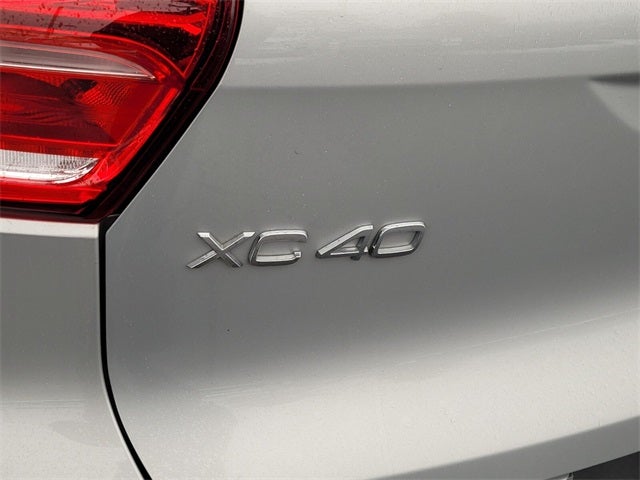 2025 Volvo XC40 B5 Core