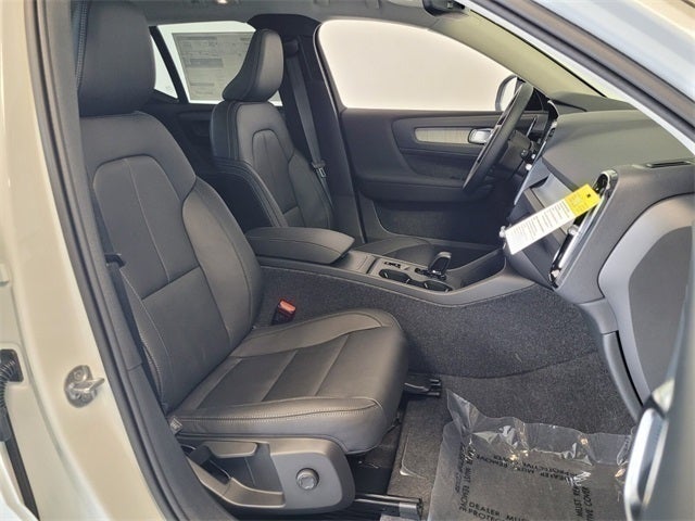 2026 Volvo XC40 B5 Core