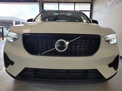 2026 Volvo XC40 B5 Core