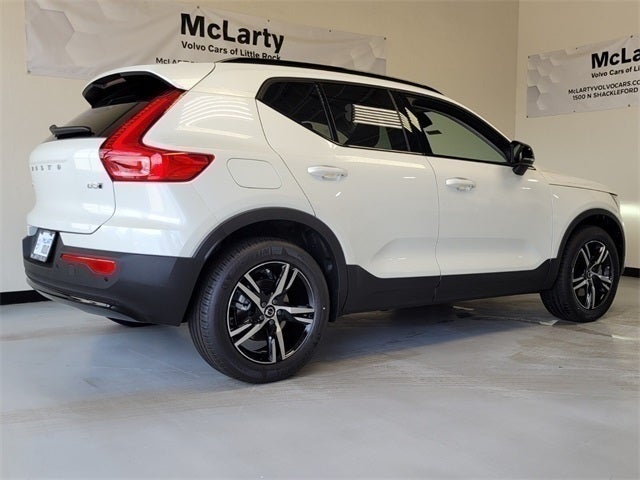 2026 Volvo XC40 B5 Core
