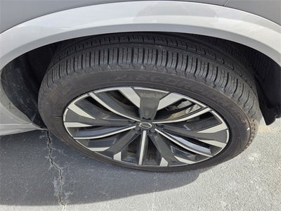 2025 Volvo XC90 B5 Plus 2025.5