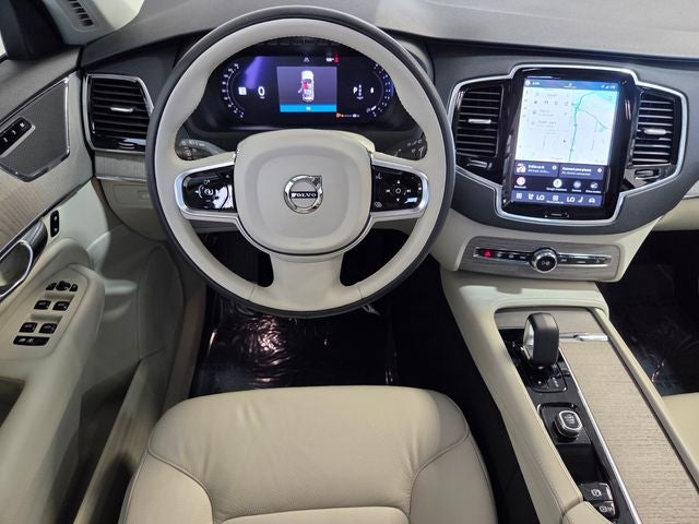 2025 Volvo XC90 B5 Plus