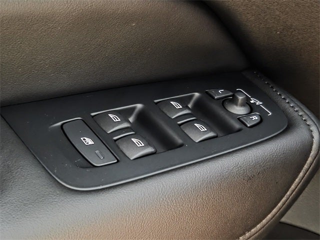 2025 Volvo XC60 B5 Core