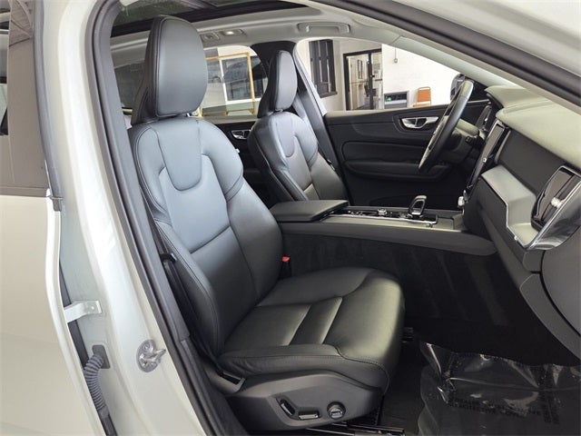 2025 Volvo XC60 B5 Core