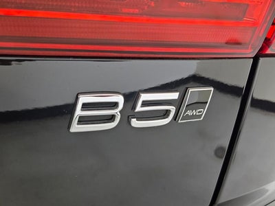 2025 Volvo XC60 B5 Ultra