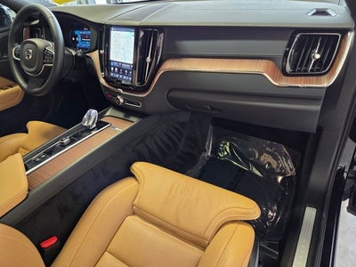 2025 Volvo XC60 B5 Ultra