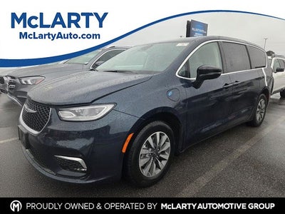 2024 Chrysler Pacifica Hybrid Select
