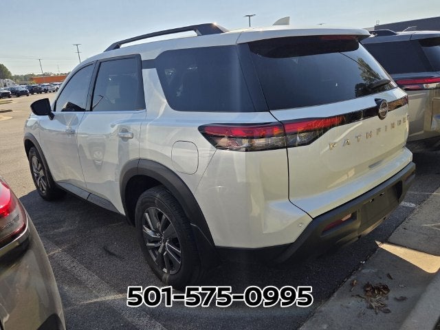 2024 Nissan Pathfinder SV