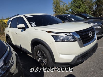 2024 Nissan Pathfinder SV