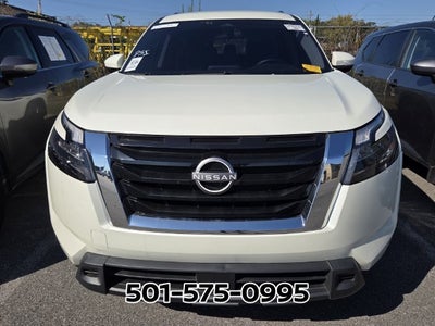2024 Nissan Pathfinder SV