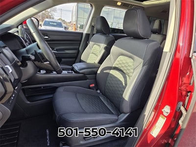 2022 Nissan Pathfinder SV